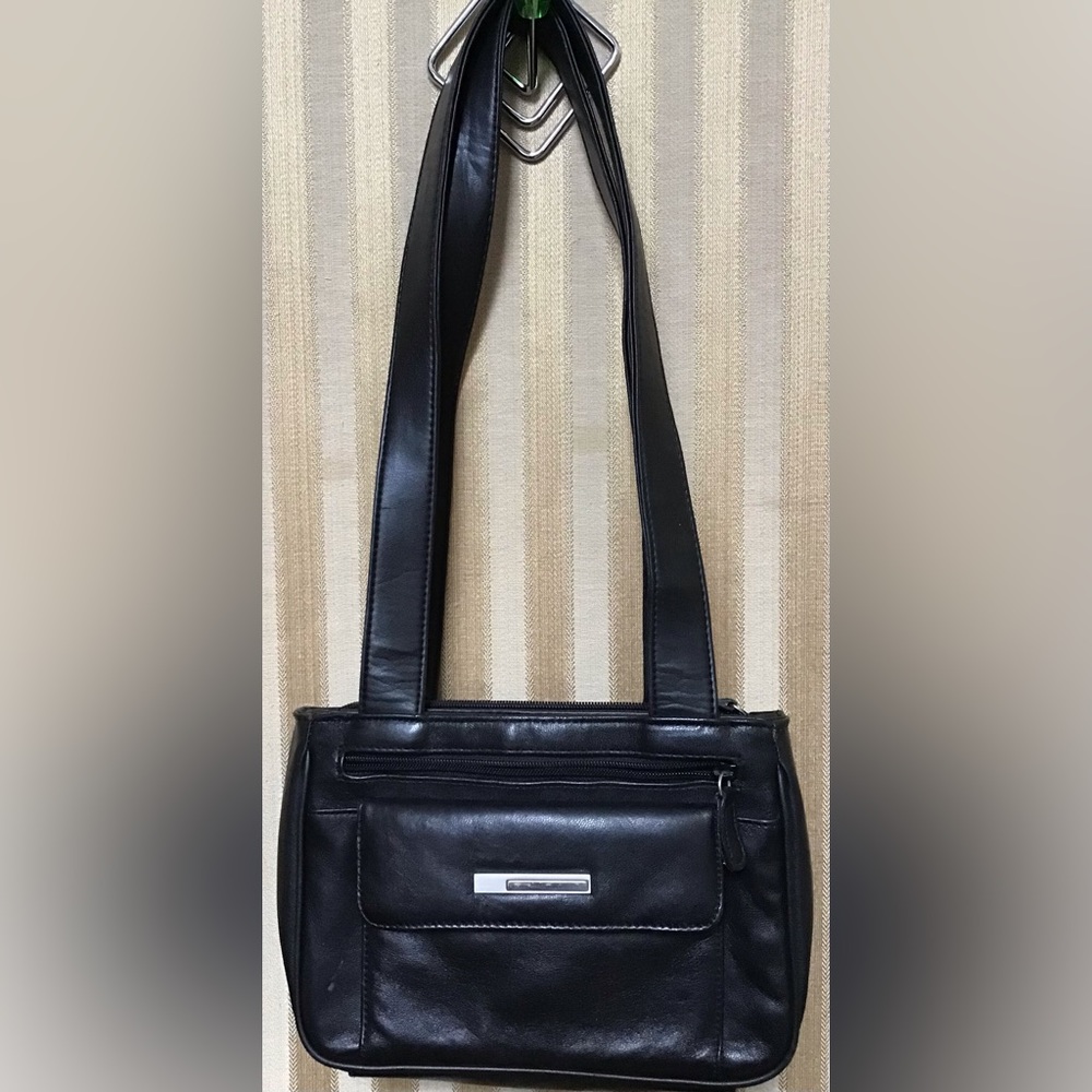 Vegan shoulder bag